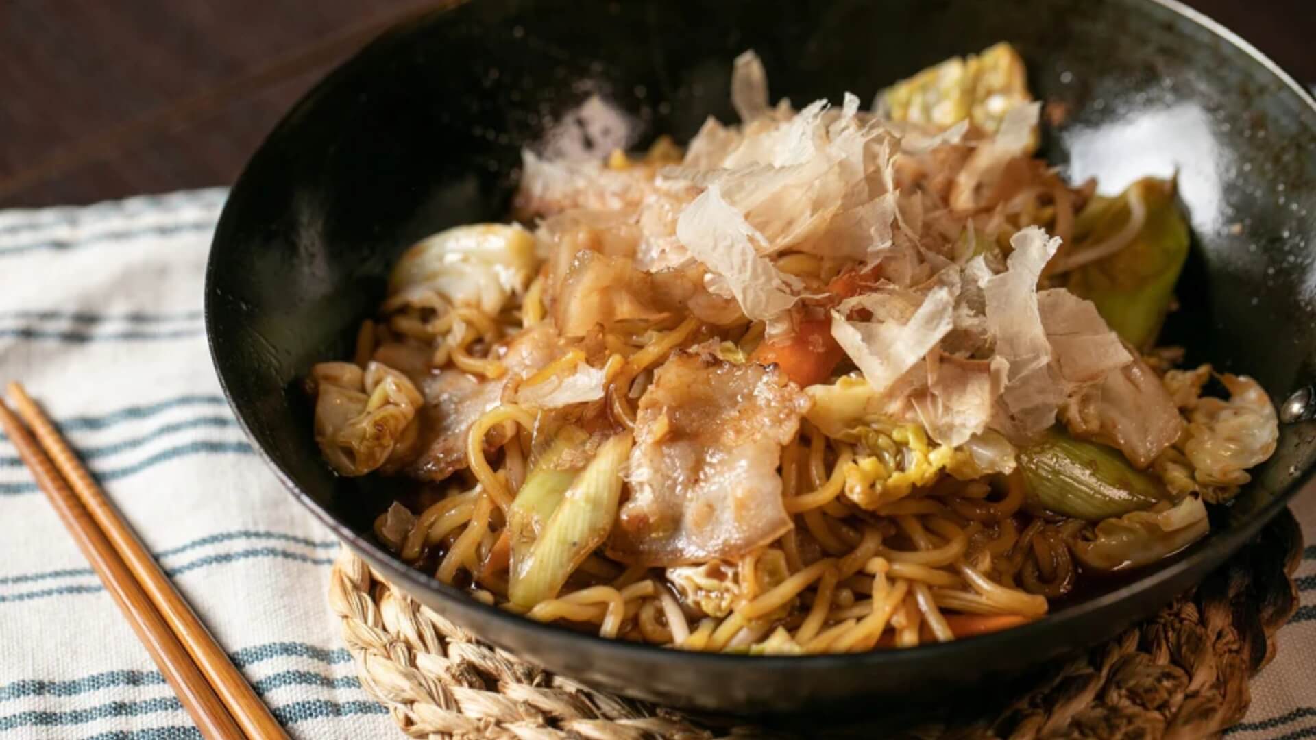 Yakisoba, ecco la ricetta degli spaghetti saltati alla giapponese - Ikiya