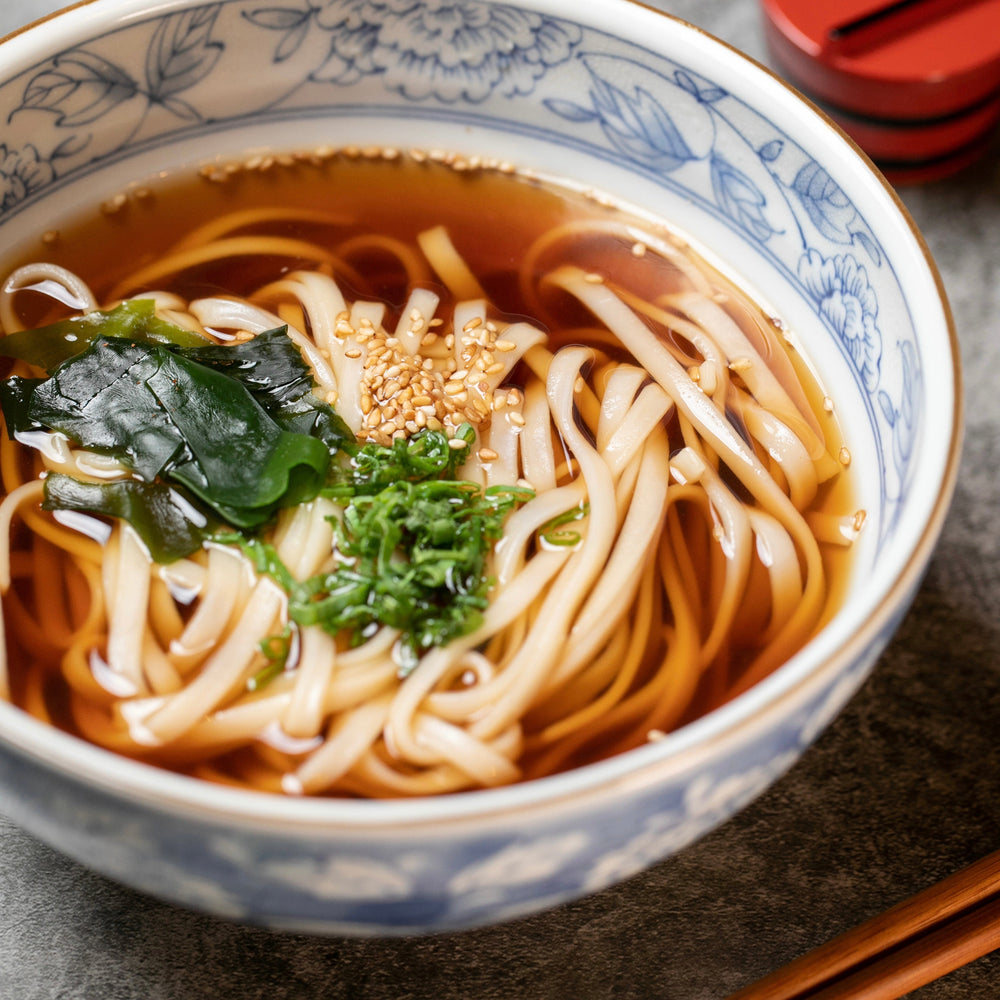 
                  
                    Udon Noodle Senza Glutine - Kobayashiseimen (128g). Preparati nel piatto in zuppa di udon
                  
                