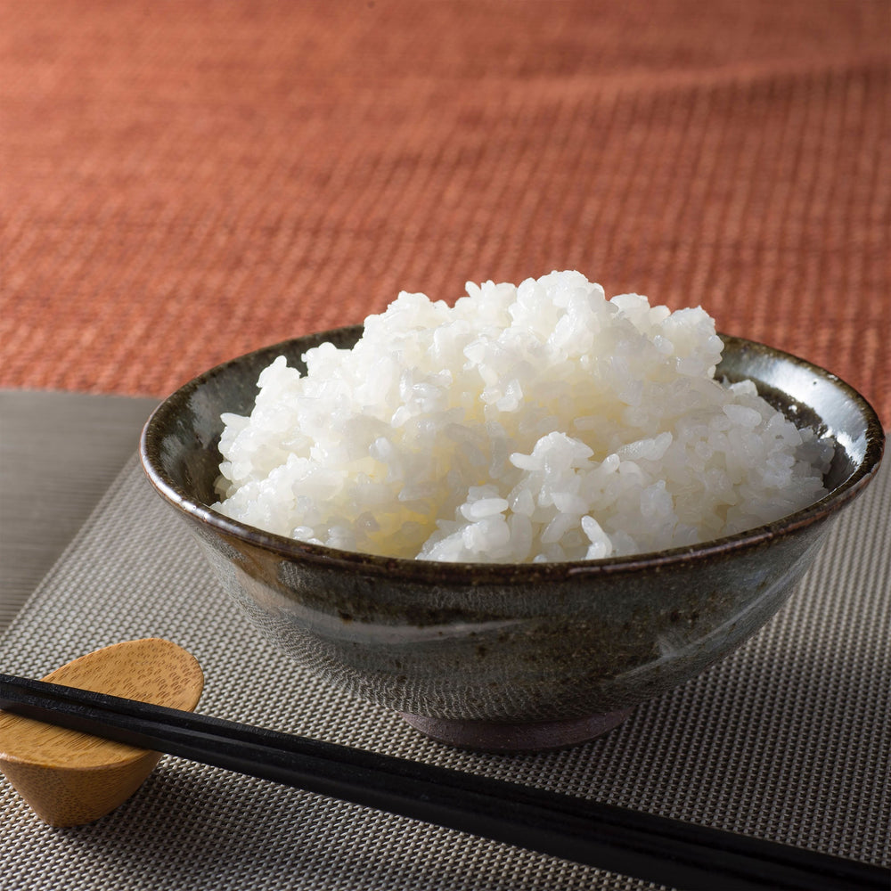 
                  
                    Riso Giapponese Yumepirika Di Hokkaido - Iris Foods (300 g) | Todoku Japan. Servito nella ciotola
                  
                