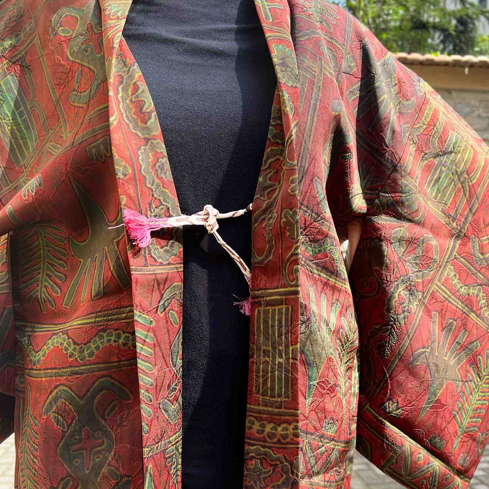 
                  
                    Haori D’Epoca In Seta Giacca Per Kimono Rosso e Verde - Todoku Japan
                  
                